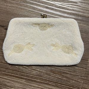 🔴 Vintage Hand Beaded Kiss Lock Bag